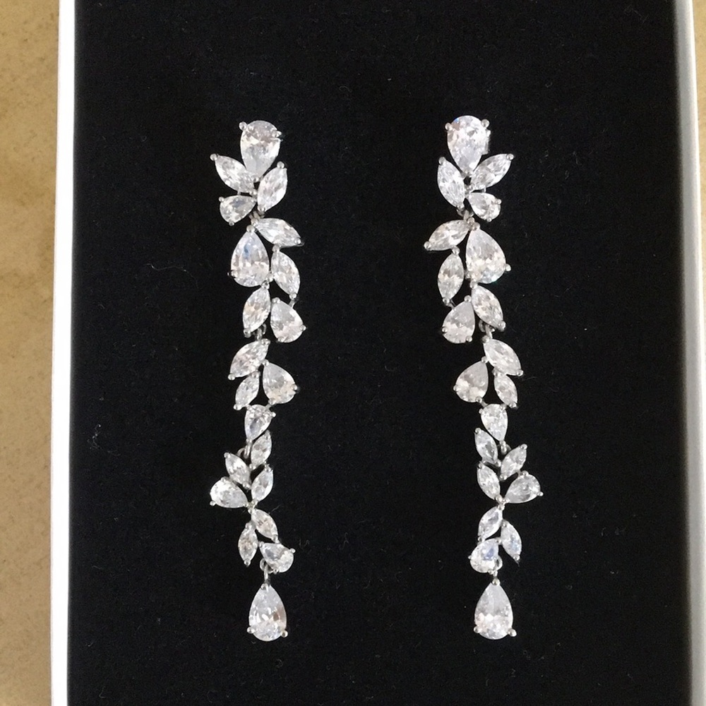 Rhinestone Pierced Drop Earrings Silver Backing